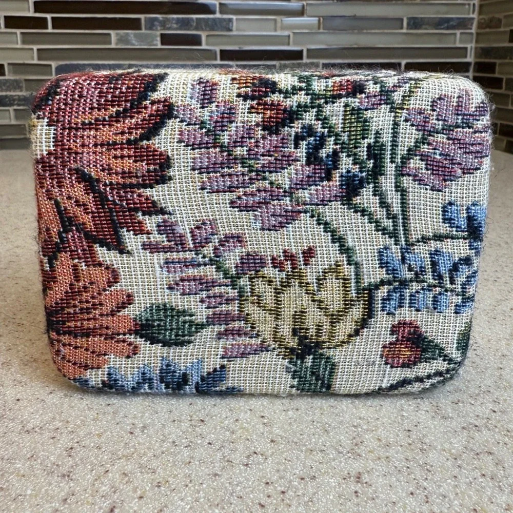 VTG Floral Tapestry Jewelry Travel Case Gold Metal Frame Clam Shell Organizer